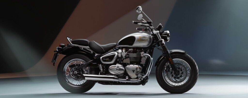 Bonneville Speedmaster 21 <img src="speedmaster-2023.jpg" alt="Triumph Bonneville Speedmaster 2025 phong cách cổ điển hiện đại">