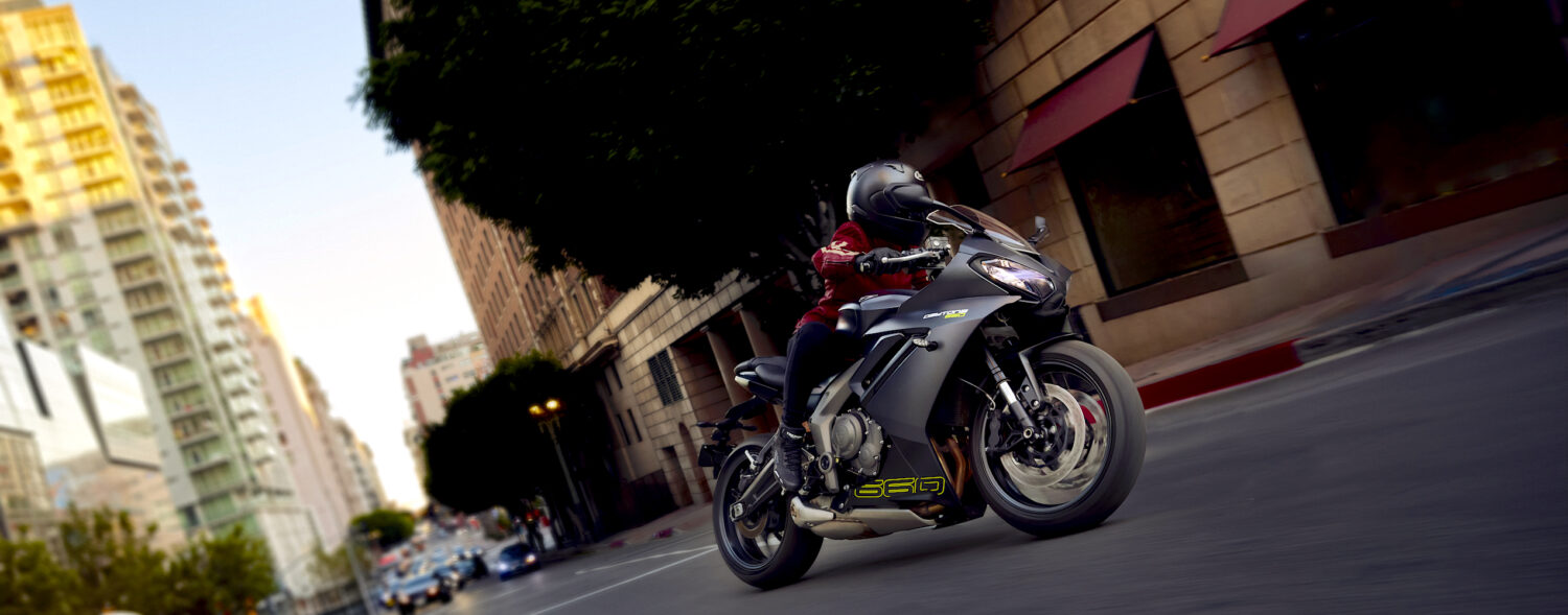 DAYTONA 660
